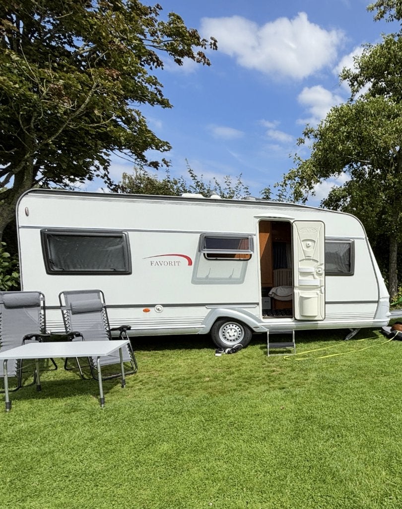 LMC 495 Rondzit, groot bed, nieuwe Isabella voortent, mover., Rondzit, 4 tot 5 meter, Queensbed, LMC en Münsterland