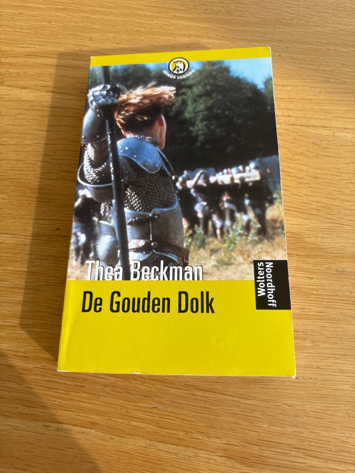 De Gouden Dolk - Thea Beckman (Jonge Lijsters), Ophalen of Verzenden, Zo goed als nieuw, Fictie