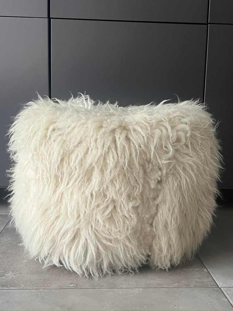 MONGOLIAN SHEEPSKIN SCHAPEN WOL ECRU WIT ECHT BONT POEF, Rond, Zo goed als nieuw, Leer, 50 tot 75 cm