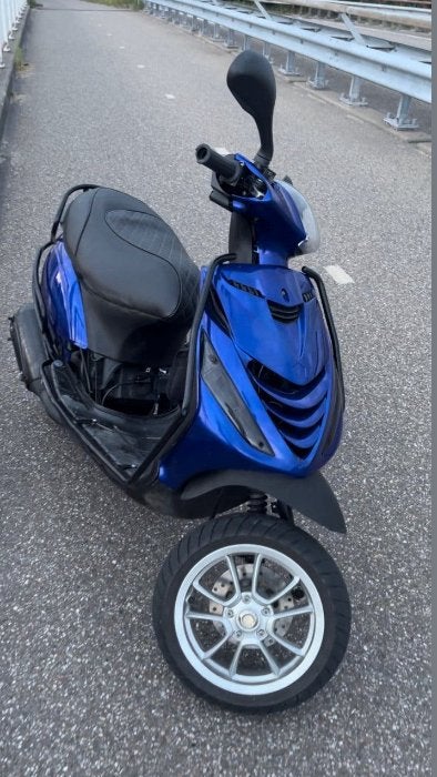Piaggio zip 125cc brom, Ophalen, Zo goed als nieuw, Benzine, Zip