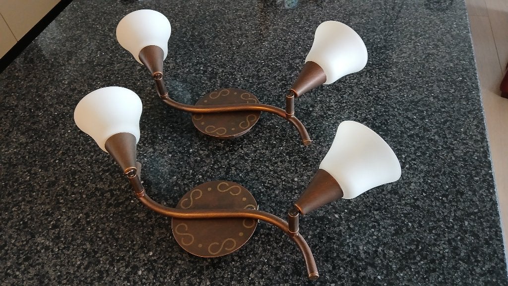 2 Moderne Wandlampen met 2 kelken ., Huis en Inrichting, Ophalen, Bruin, Zo goed als nieuw, Glas