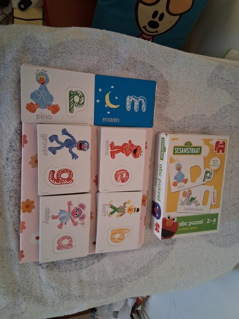 Sesamstraat ABC Puzzel, Ophalen of Verzenden, Zo goed als nieuw, Taal en Lezen