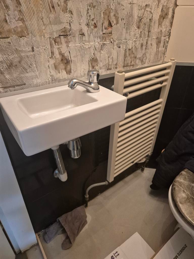 Wasbak te koop (radiator ook te koop) (bijna gratis), Minder dan 100 cm, Wasbak of Wastafel, 25 tot 50 cm, 50 tot 100 cm