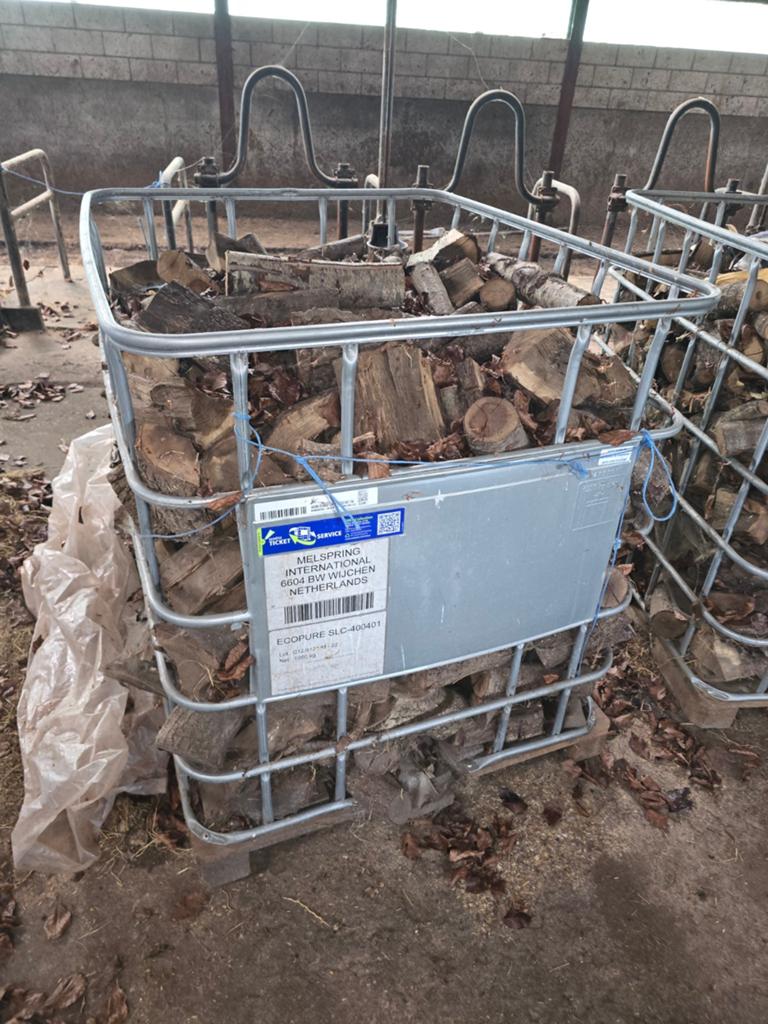 Brandhout in IBC-container - Diverse Houtsoorten, Tuin en Terras, Haardhout, Minder dan 3 m³, Ophalen, Overige houtsoorten, Blokken