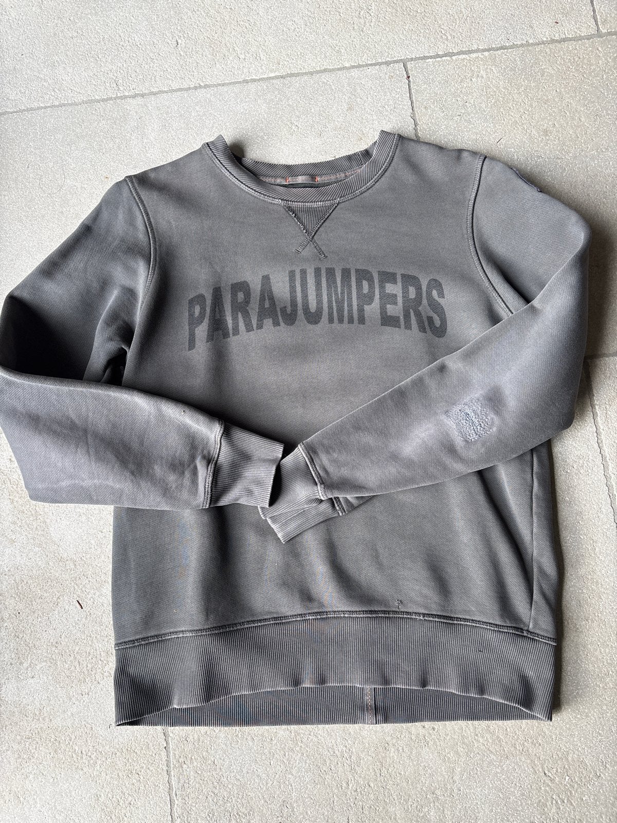 Parajumpers sweater maat L - Gedragen met kleine gebreken, Ophalen of Verzenden, Gedragen, Maat 52/54 (L), Grijs