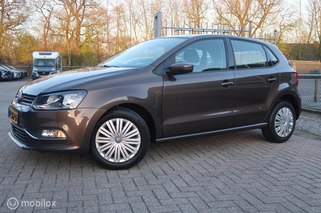 Volkswagen Polo 1.4 TDI Comfortline Connected Series, Auto's, Voorwielaandrijving, Stof, Gebruikt, Bruin