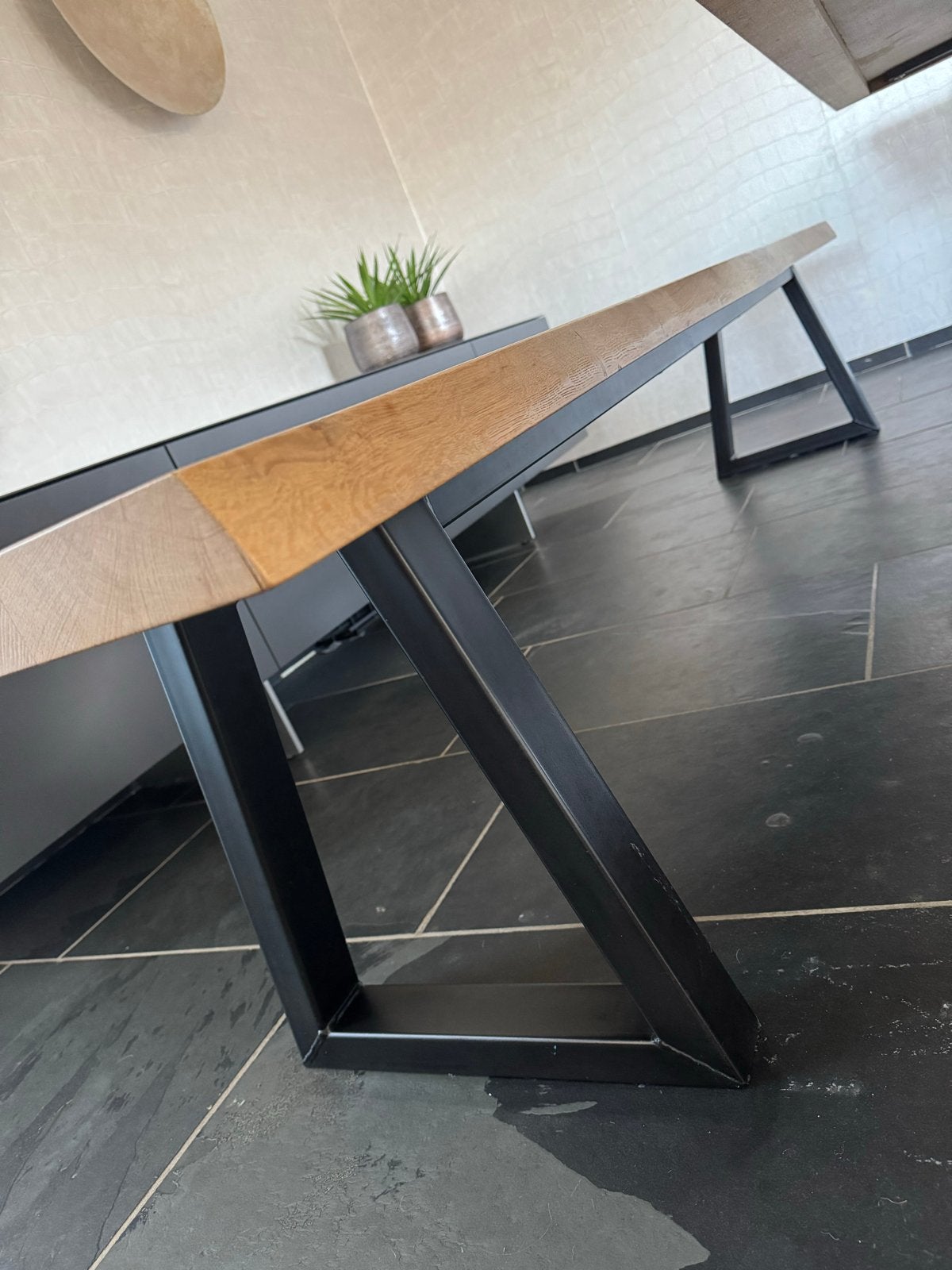 Eetbank van licht eikenhout met zwart stalen frame, Ophalen, Gebruikt, Overige kleuren, Eén