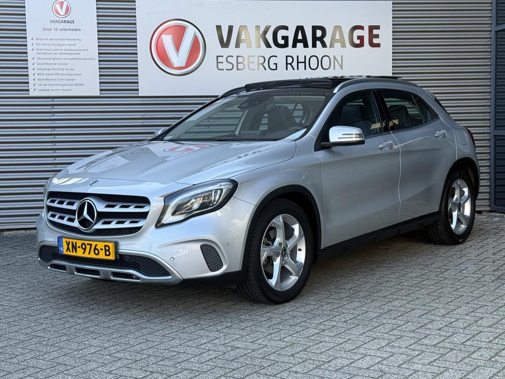 Mercedes-Benz GLA 180 Premium AUTOMAAT,NAVI/CAM,PANO, 12 maanden, Gebruikt, 4 cilinders, Leder en Stof