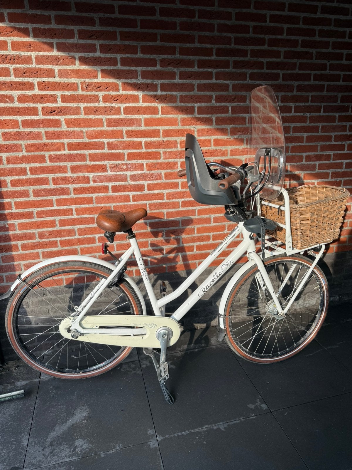 Miss grace Gazelle dames fiets met mandje, Fietsen en Brommers, Fietsen | Dames | Damesfietsen, Ophalen, Zo goed als nieuw, Gazelle