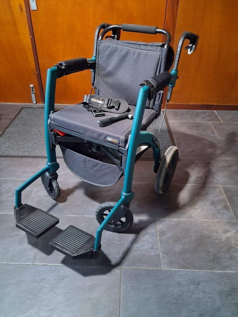 Rollator Rolstoel (Rollz Motion), Ophalen, Inklapbaar, Zo goed als nieuw, Duwrolstoel