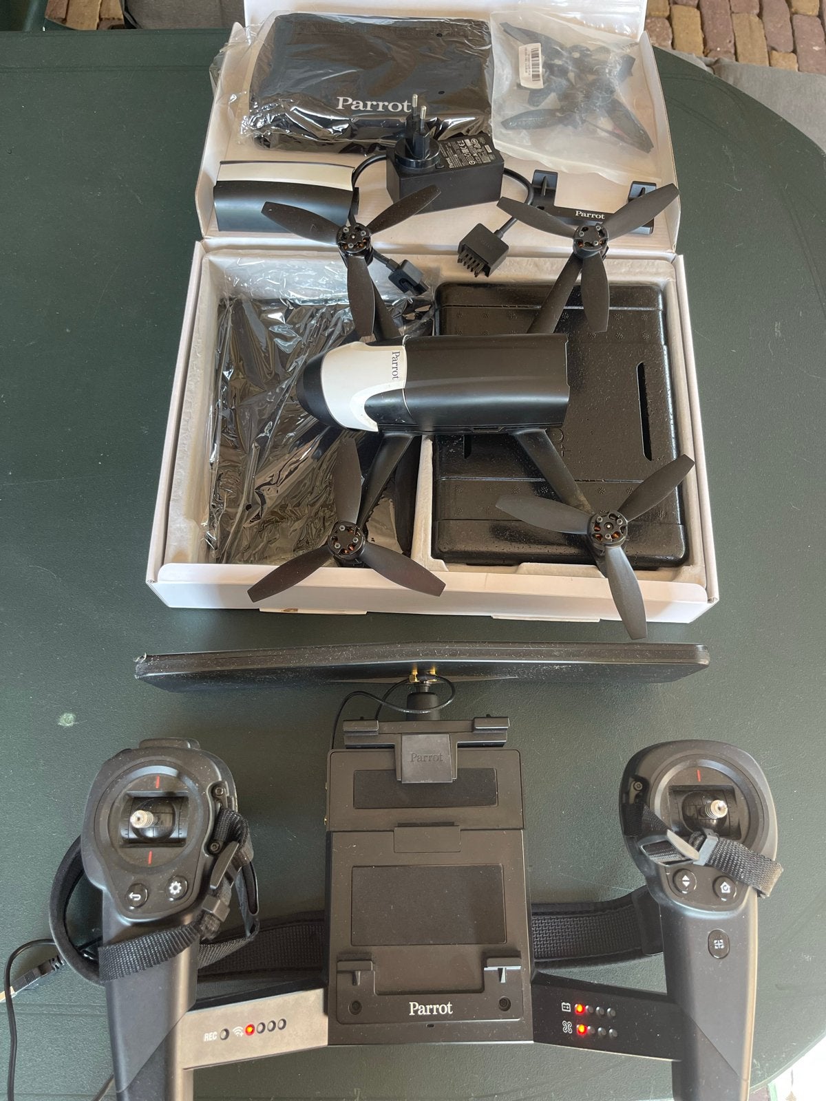 Parrot Bebop Drone 2 met Skycontroller, Cameradrone, 15 tot 30 minuten, Zo goed als nieuw, 1 tot 5 kilometer