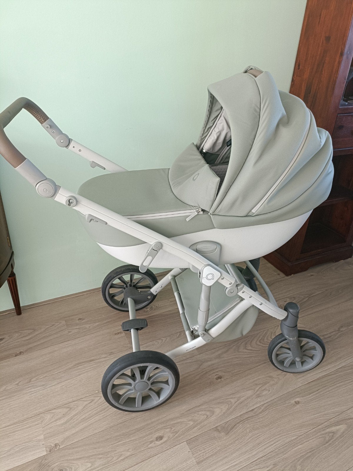 Anex 2-in-1 Kinderwagen kleur minty, Zo goed als nieuw, Combiwagen, Met reiswieg, Ophalen