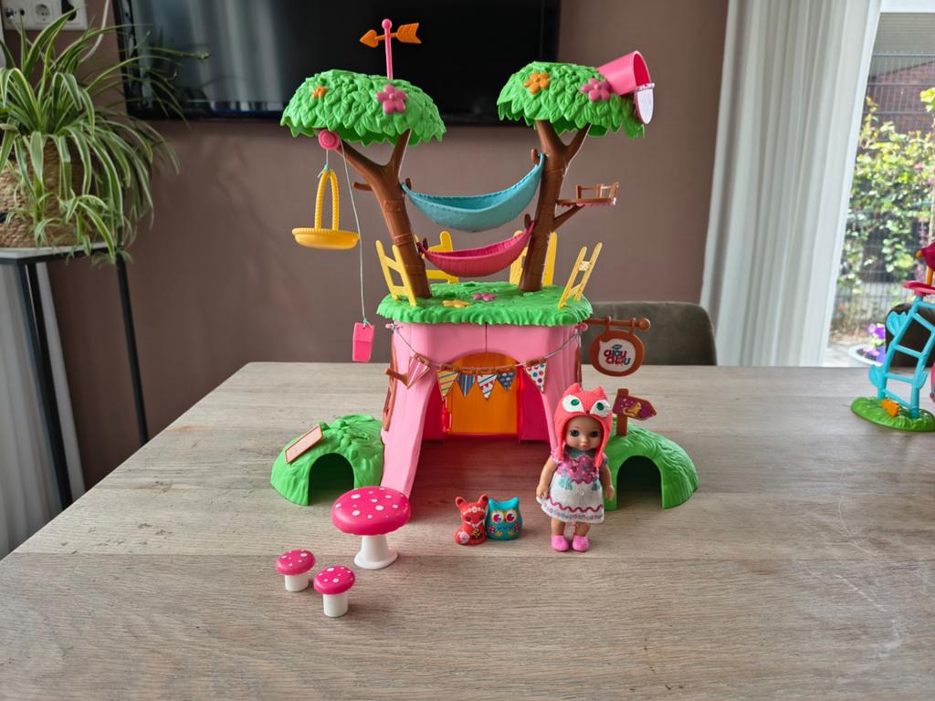 Mini CHOU CHOU Treehouse - Poppenhuis, Kinderen en Baby's, Speelgoed | Poppen, Ophalen, Zo goed als nieuw, Barbie