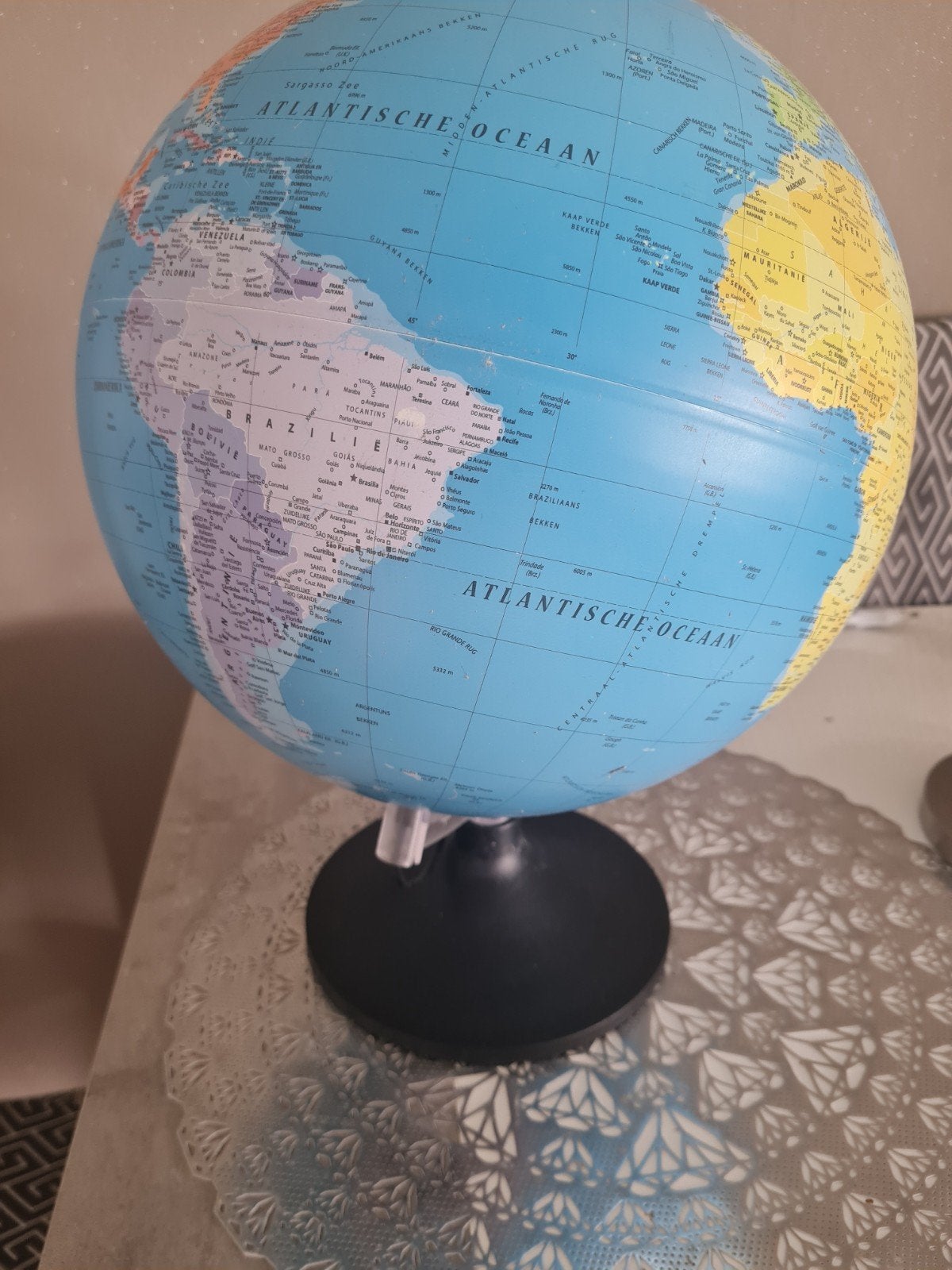 Wereldbol net zo goed als nieuw met nachtlampje, Ophalen of Verzenden, Zo goed als nieuw