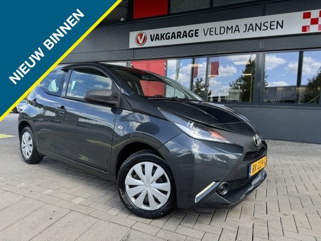Toyota Aygo 1.0 VVT-i X-FUN 5-DRS. + AIRCO (bj 2018), Auto's, Toyota, Stof, Gebruikt, Euro 6, 4 stoelen