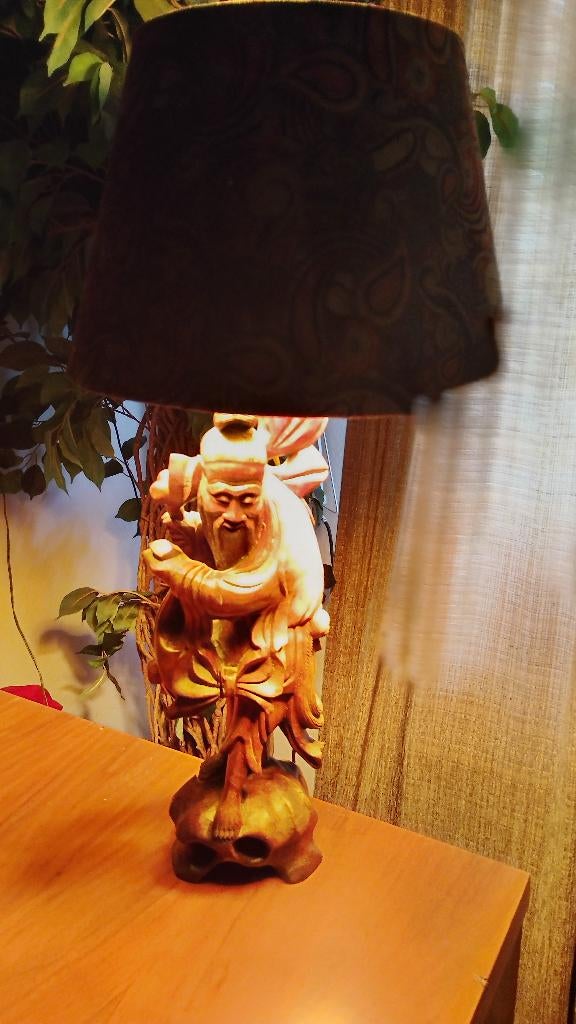 Antieke Chinese lamp van rozenhout met velours kap, Ophalen of Verzenden