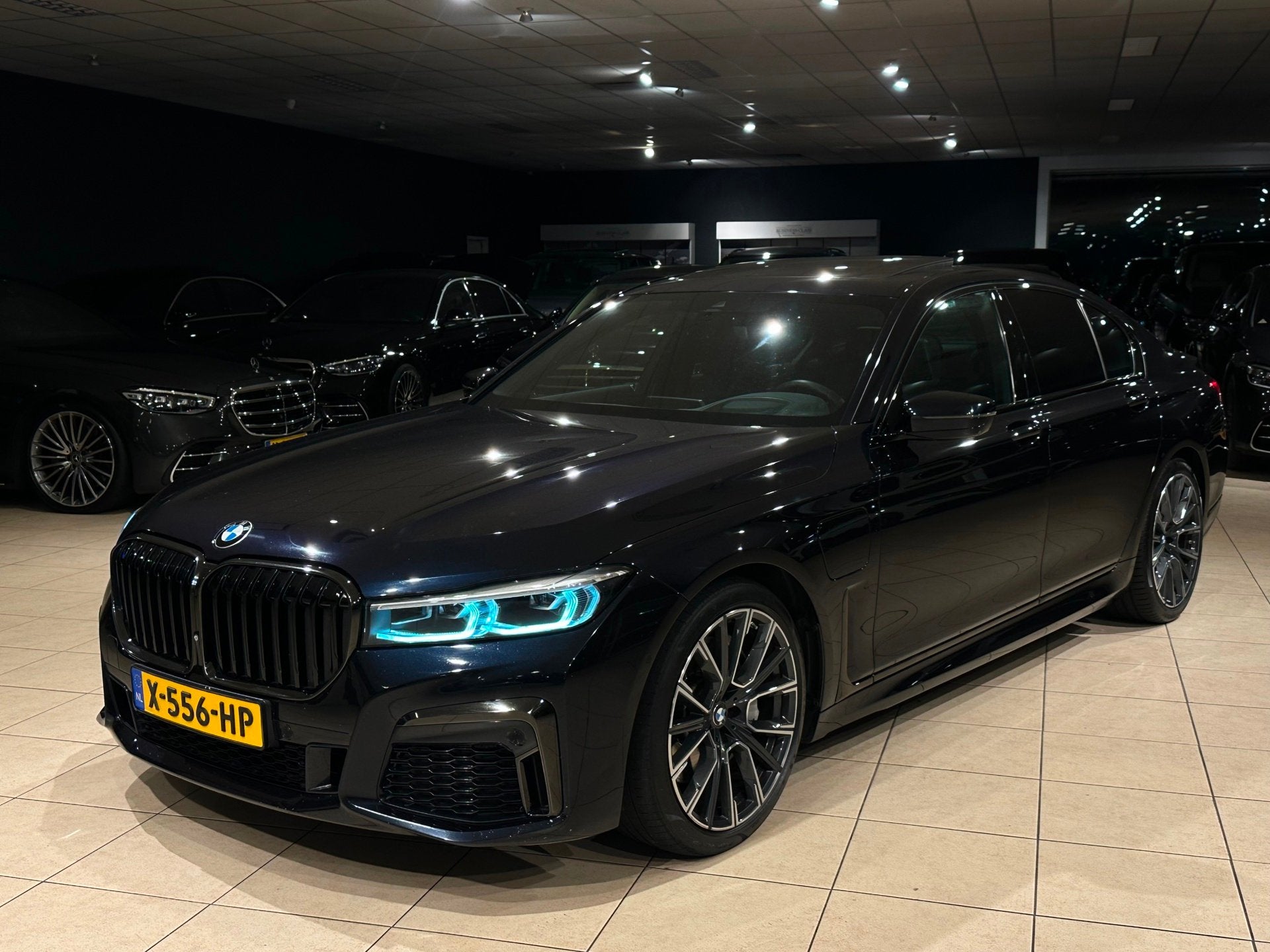 BMW 7-serie 745e M-Sport/Inclusief BTW/HUD/Schuifdak/360°, Auto's, Automaat, Dealer onderhouden, Achterwielaandrijving, Gebruikt