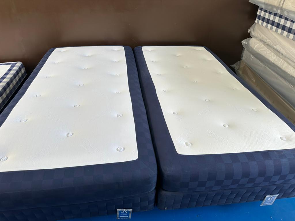 Gebruikte Hästens Boxspring 210x210 met fırm en medium matra, Ophalen of Verzenden