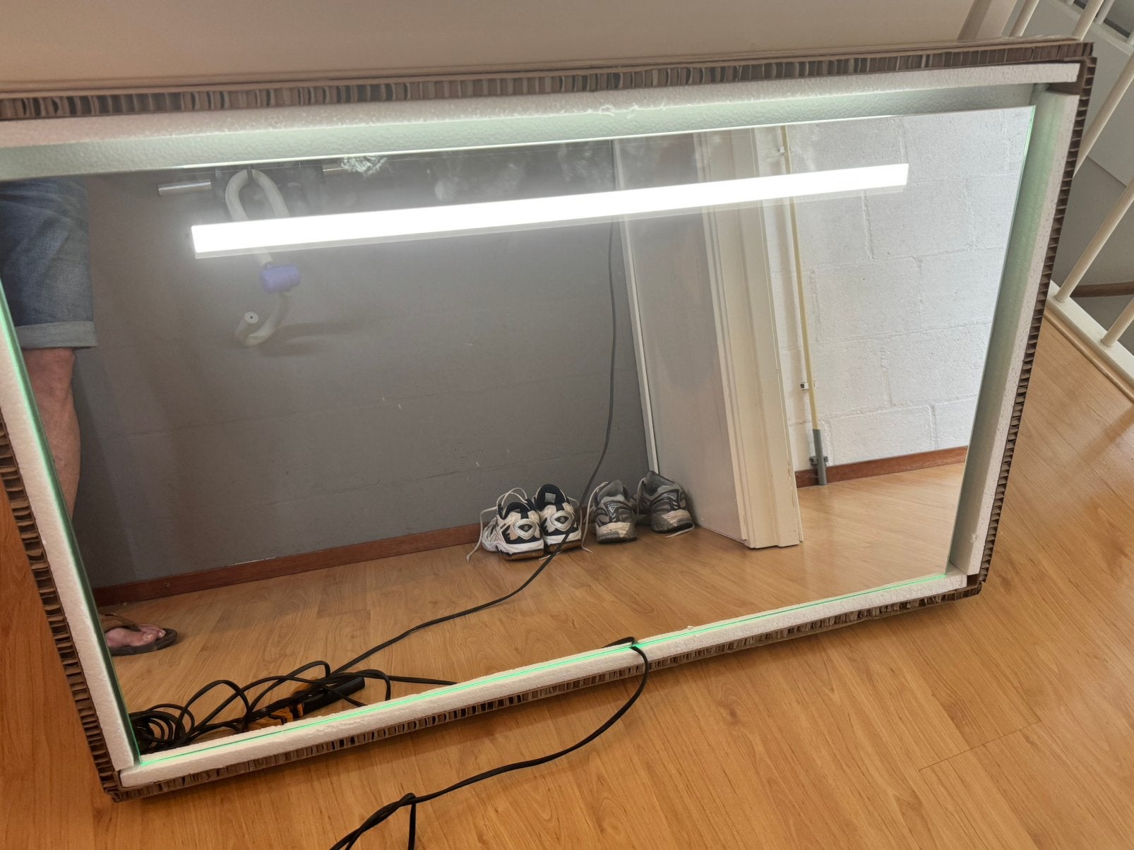 Badkamerspiegel 100x60 cm met LED verlichting en defogger, Ophalen of Verzenden, Zo goed als nieuw, 75 tot 100 cm, Minder dan 100 cm