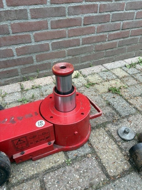 garagekrik 15-30 ton pneumatisch-hydraulisch, Ophalen, Gebruikt