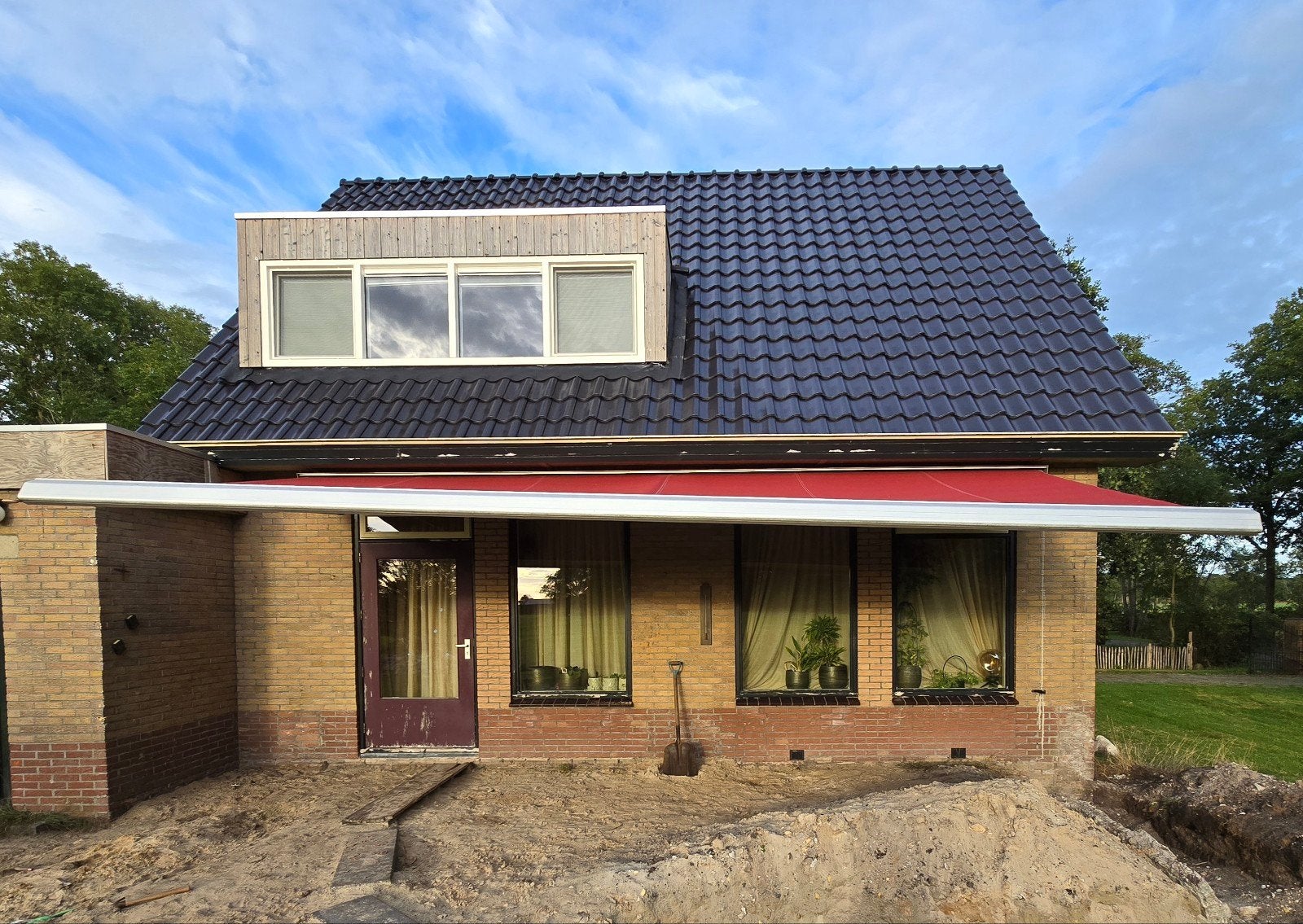 Somfy Knikarmscherm Elektrisch, Rood. - Defect, Gebruikt, 450 cm of meer, Elektrisch, Ophalen of Verzenden