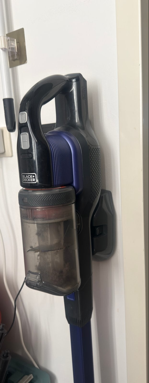 Foto 3 van Black+Decker Draadloze Steelstofzuiger met Accessoires