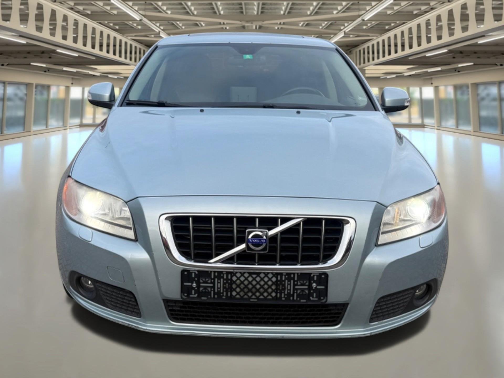 Volvo V70 3.0 T6 AWD Momentum Dealer onderhouden/schuifdak/g, Automaat, Automatische klimaatregeling, Gebruikt, 2953 cc