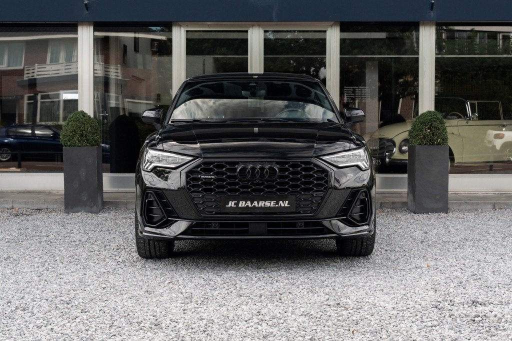 Audi Q3 SPORTBACK 45 TFSI QUATTRO/PANO/SFEER/MATRIX/B&O/360, Gebruikt, Overige modellen, 4 cilinders, Zwart