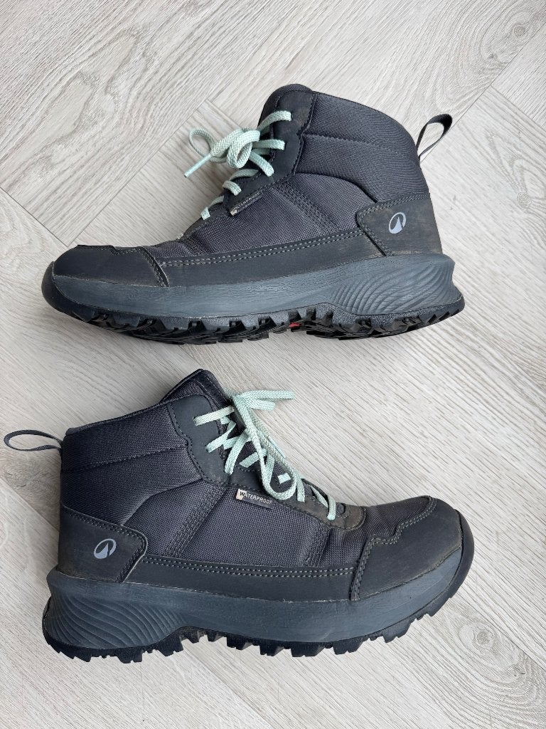 Wandelschoenen maat 37, Quechua, waterdicht, Ophalen of Verzenden, Zo goed als nieuw, Schoenen