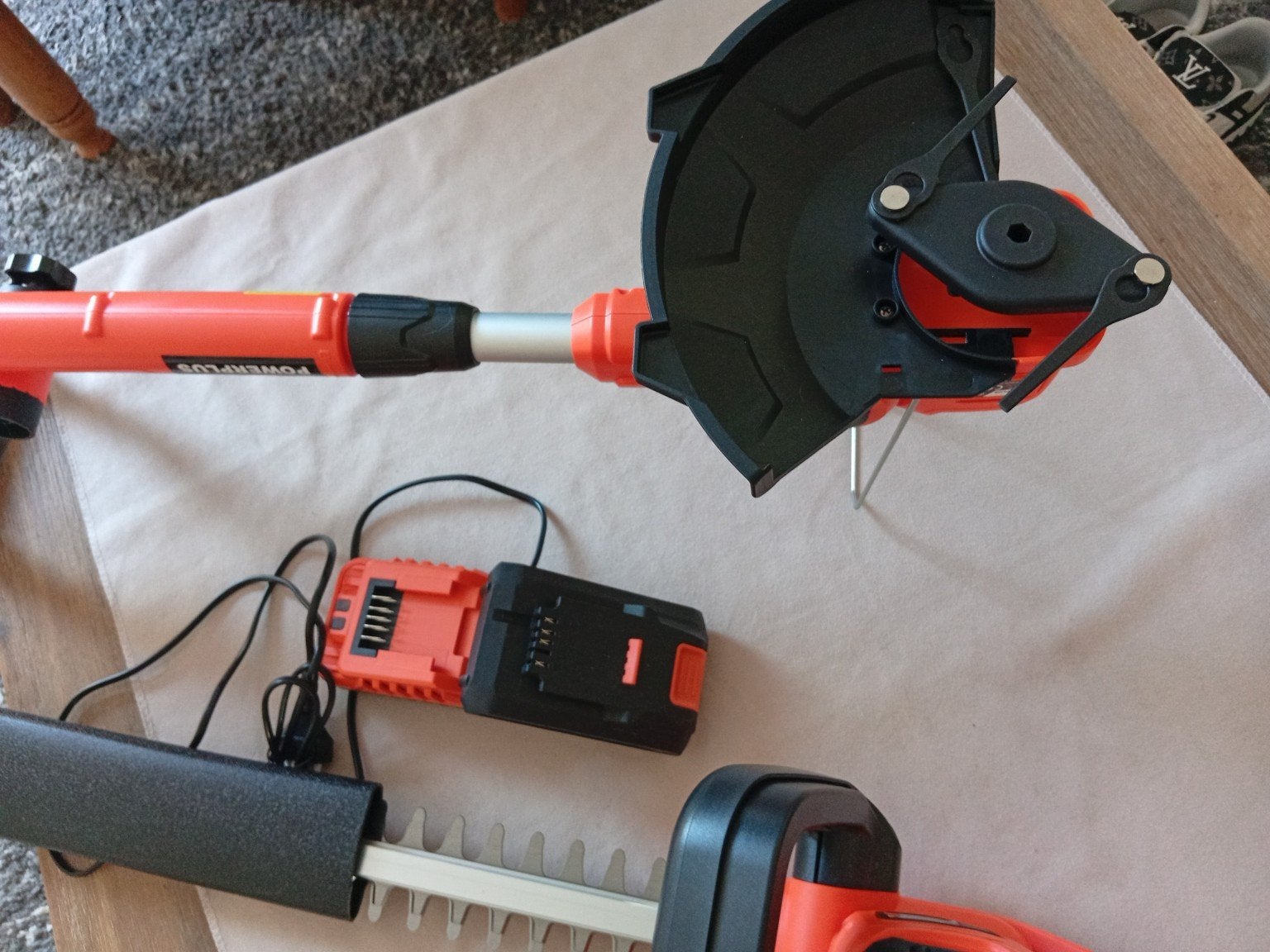 Powerplus 2-in-1 Accu Heggenschaar & Grastrimmer, Ophalen, Nieuw, Accu