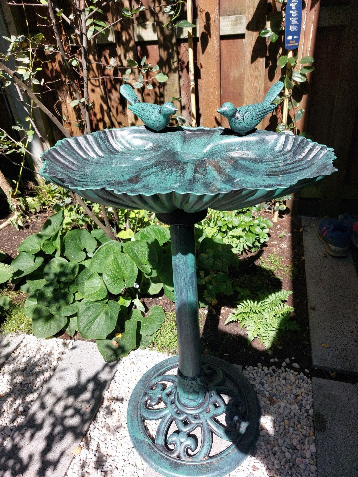 Vogelbad Waterschaal met 2 vogels - Groen, Tuin en Terras, Ophalen of Verzenden, Zo goed als nieuw