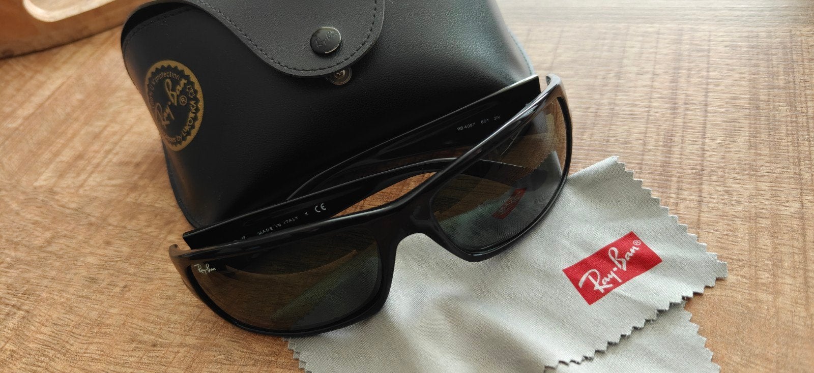Ray-Ban RB 4057 Zonnebril - Zwart, Zo goed als nieuw, Ophalen of Verzenden, Zo goed als nieuw, Zwart, Ray-Ban