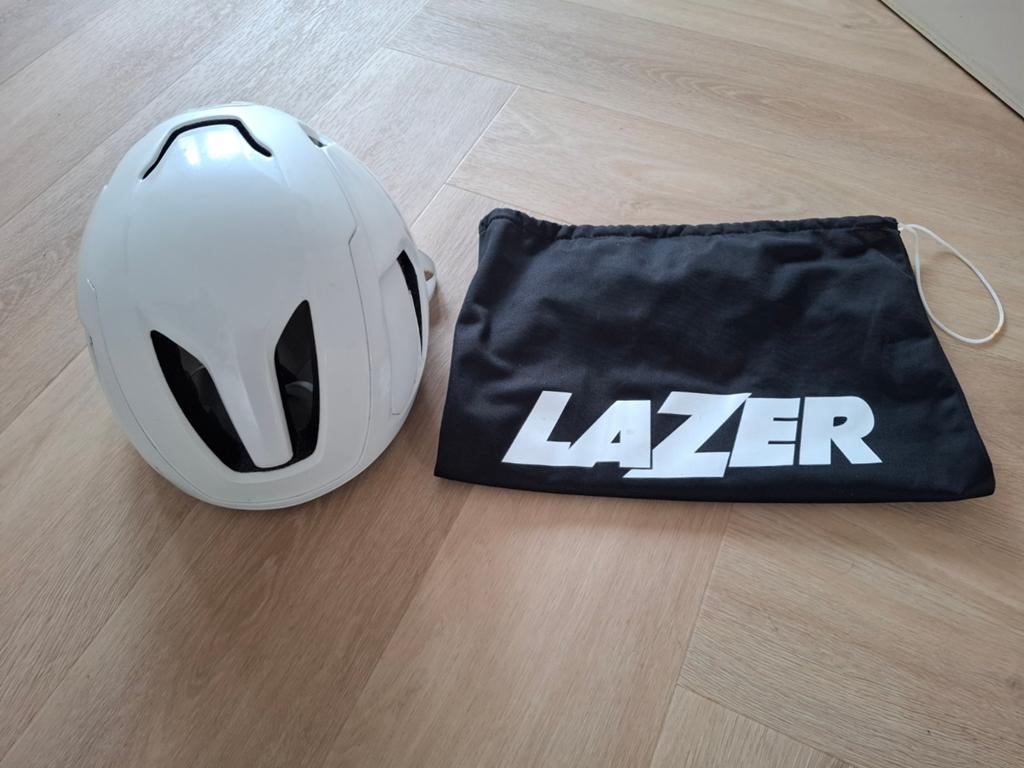 Lazer Vento KinetiCore Racefietshelm wit - Zo goed als nieuw, Fietsen en Brommers, Fietsaccessoires | Fietshelmen, Lazer, Overige maten