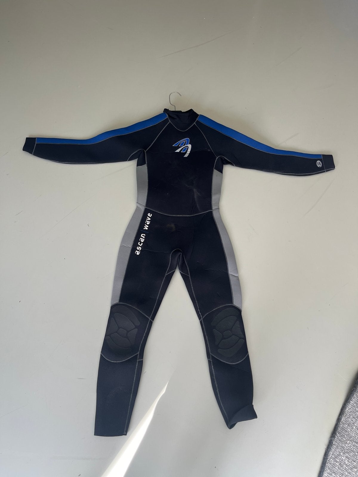AScan Wave Wetsuit - Maat 156- Zwart/Blauw, Watersport en Boten, Watersportkleding, Ophalen of Verzenden, Gebruikt, Kind, Wetsuit
