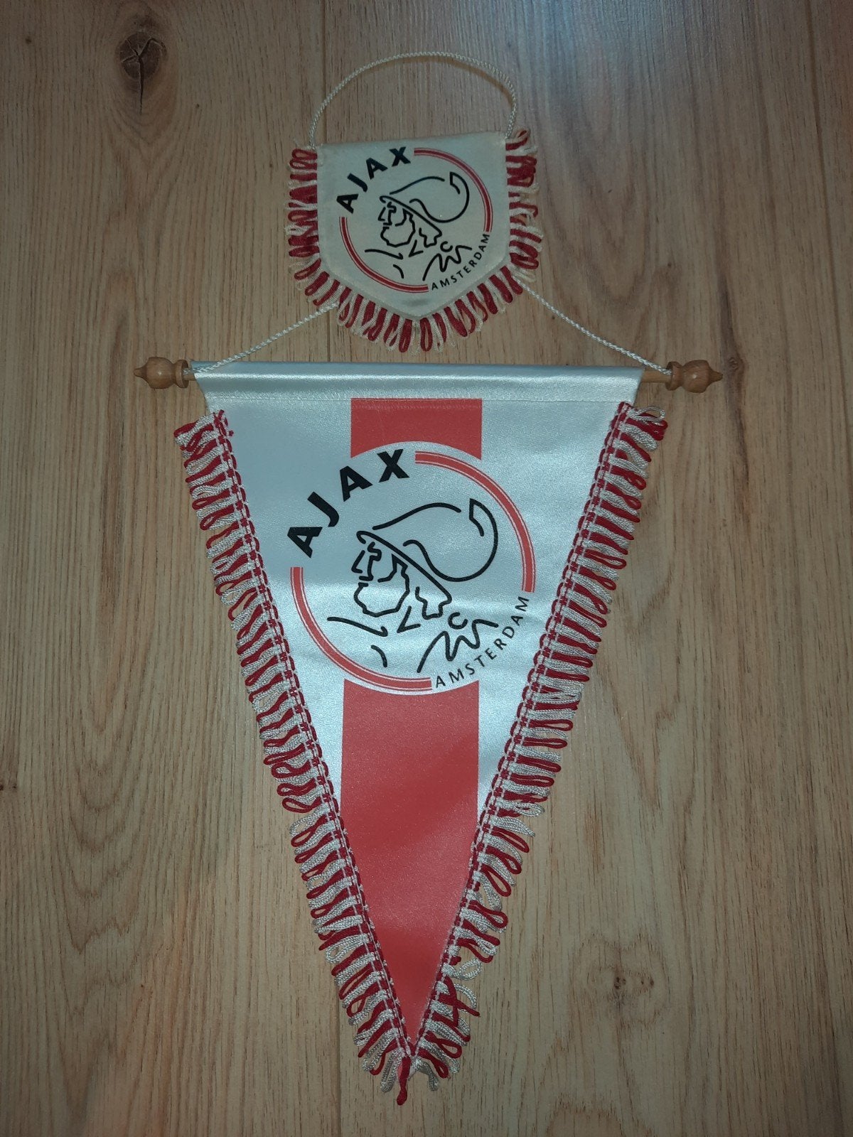 set van 2 vaantjes Ajax, Ophalen of Verzenden, Zo goed als nieuw, Ajax, Vaantje of Sjaal
