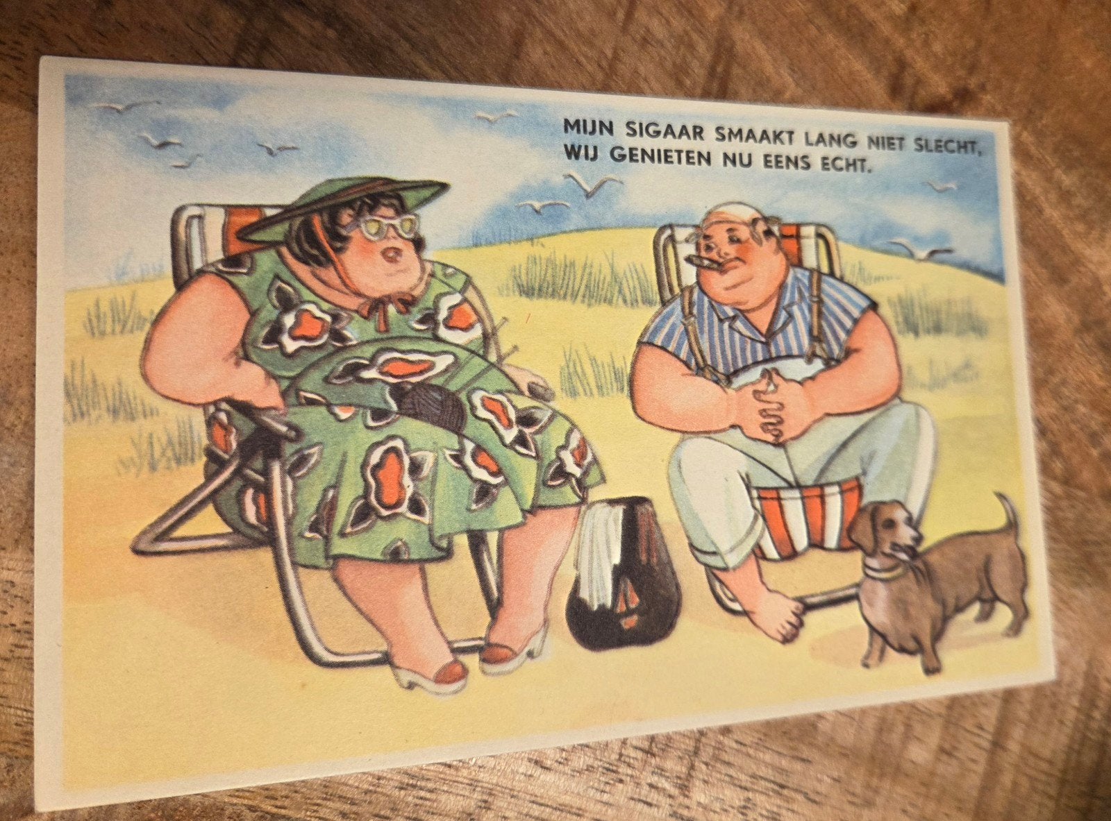 Vintage Humoristische Ansichtkaart: Strandtafereel, Verzenden, 1940 tot 1960, Ongelopen, Overige thema's