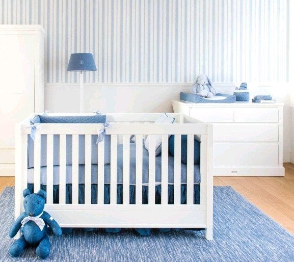 Gezocht: wit ledikantje en witte commode, Ophalen of Verzenden, Zo goed als nieuw, Jongetje of Meisje