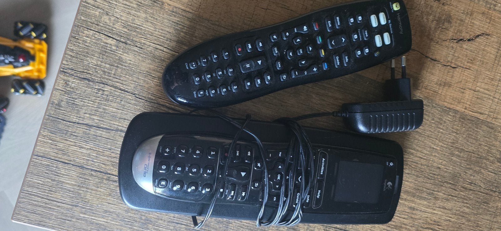 Logitech Harmony Afstandsbedieningen met Oplaadstation, Audio, Tv en Foto, Afstandsbedieningen, Gebruikt, Game console, Universeel