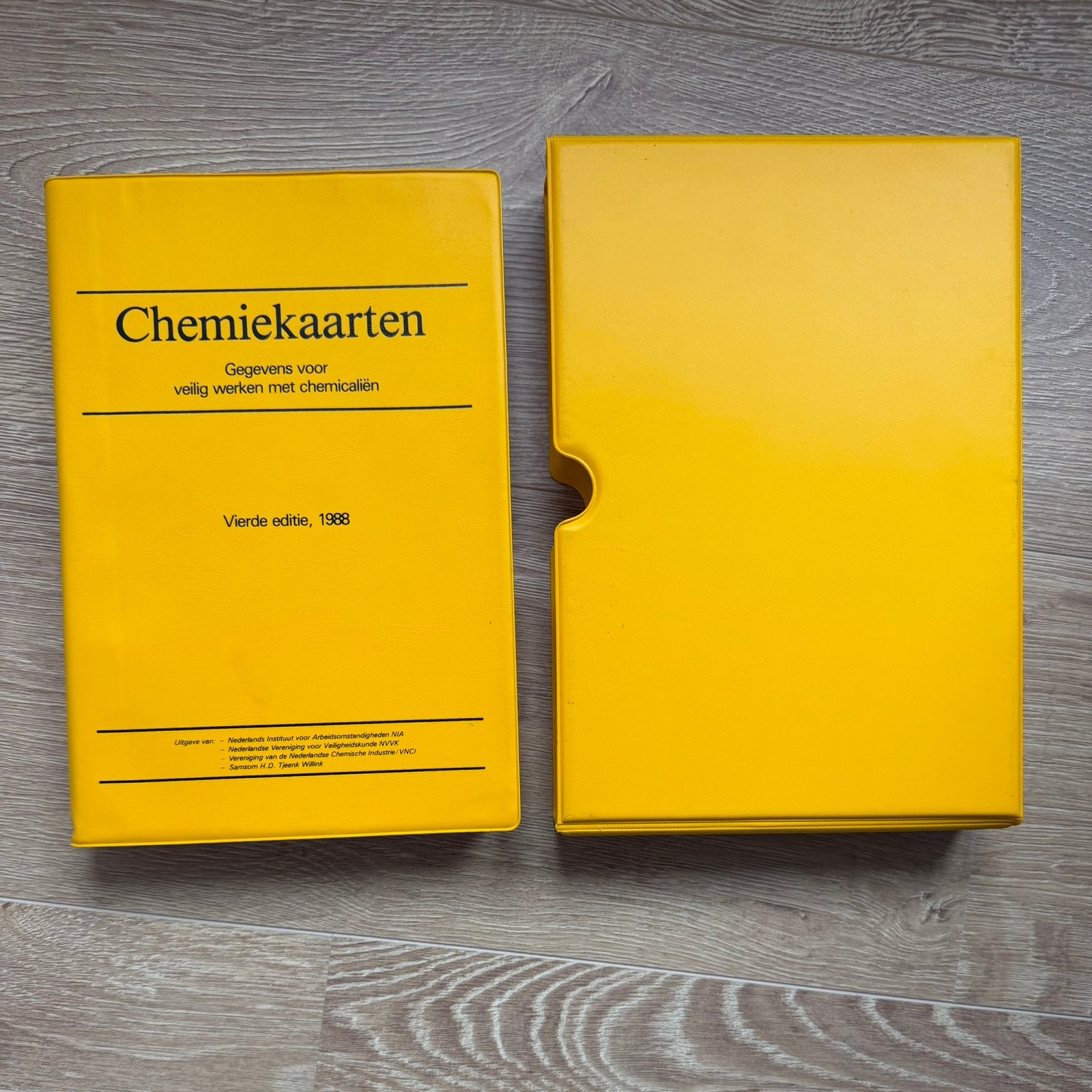 Chemiekaarten, 4e editie, in casette, Boeken, Verzenden, Zo goed als nieuw, Overige onderwerpen