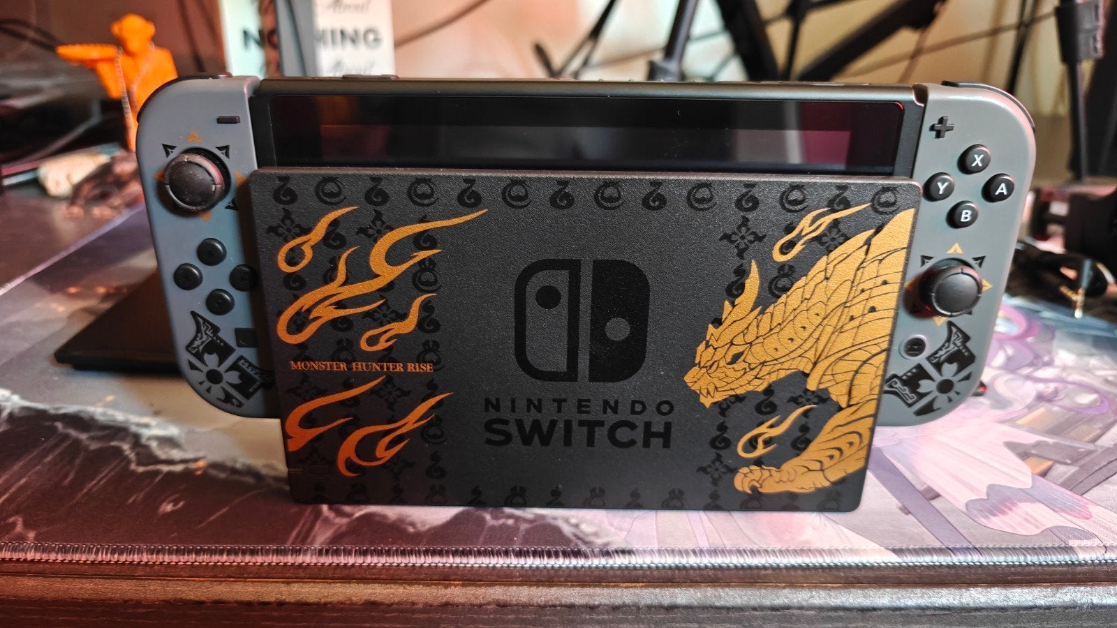 Nintendo Switch Monster Hunter Rise Edition, Met 2 controllers, Ophalen of Verzenden, Zo goed als nieuw, Switch Original