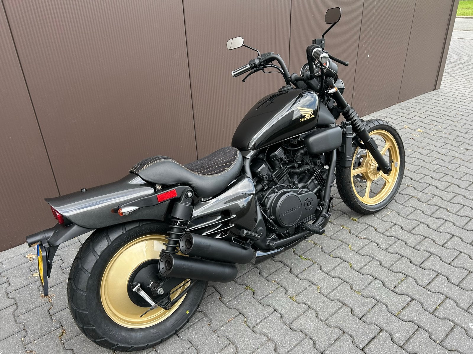 Honda Supermagna Custom - Unieke Chopper met Gouden Velgen, Cardan-aandrijving, 4 cilinders, Gebruikt, Particulier