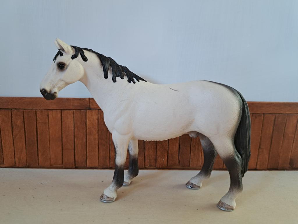 Schleich hannoveraan hengst, Ophalen of Verzenden, Zo goed als nieuw, Paard, Beeldje of Figuurtje