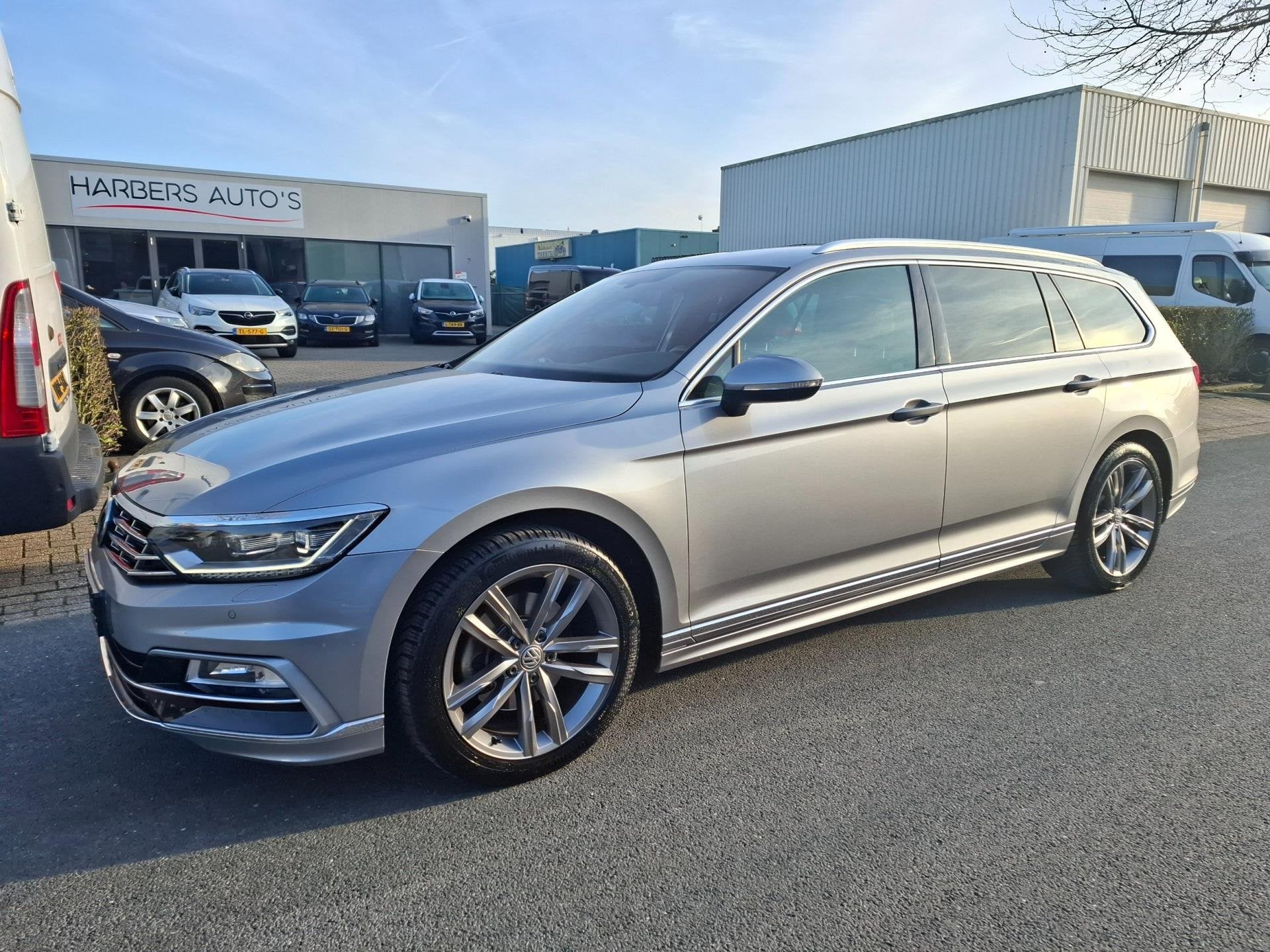 Volkswagen Passat Variant 1.4 TSI Highline Business R AUTOMA, Auto's, Volkswagen, 125 pk, 4 cilinders, 66 €/maand, 20 km/l