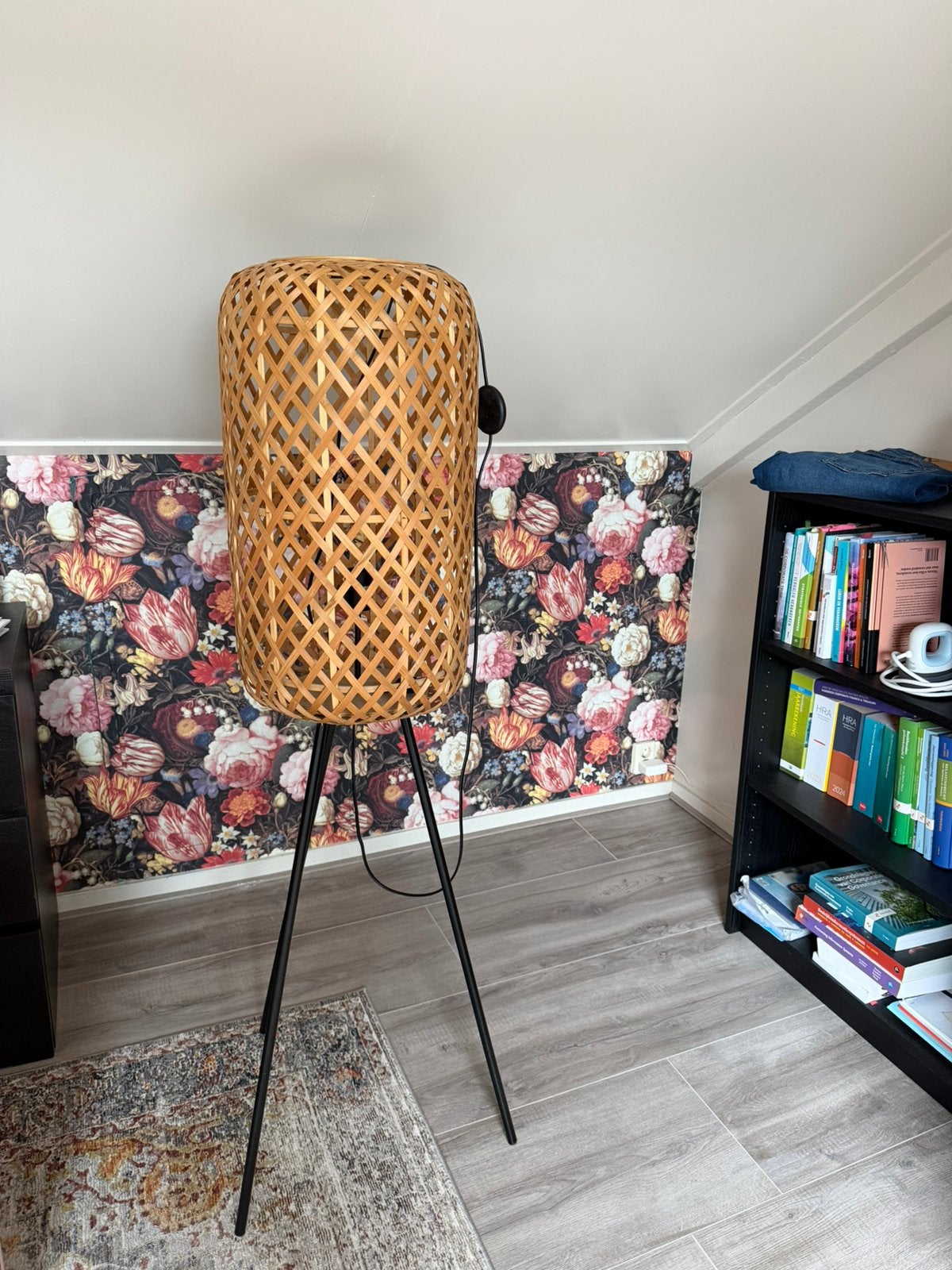 Rotan vloerlamp Kwantum, Huis en Inrichting, Ophalen, E27 (groot), Zo goed als nieuw, 150 tot 200 cm