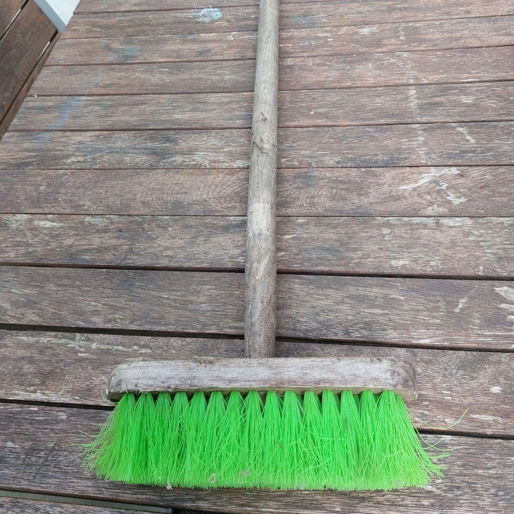 Kinder bezem, Tuin en Terras, Hand-tuingereedschap, Ophalen of Verzenden, Bezem