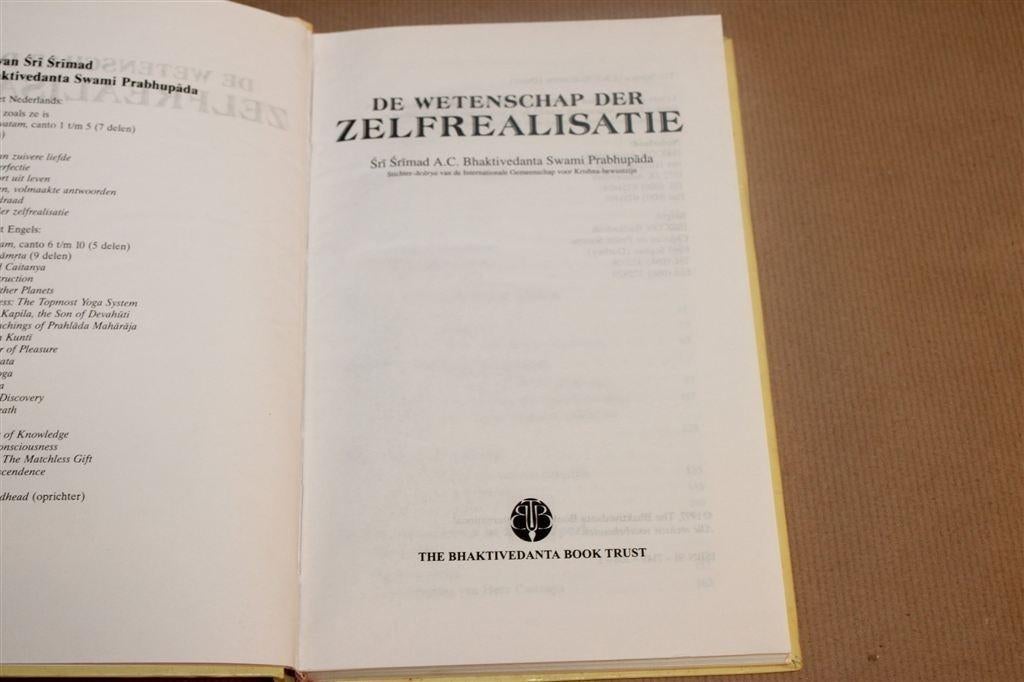 Wetenschap der Zelfrealisatie — Hare Krishna Bhaktivedanta, Boeken, Ophalen of Verzenden, Gelezen, Overige onderwerpen, Achtergrond en Informatie