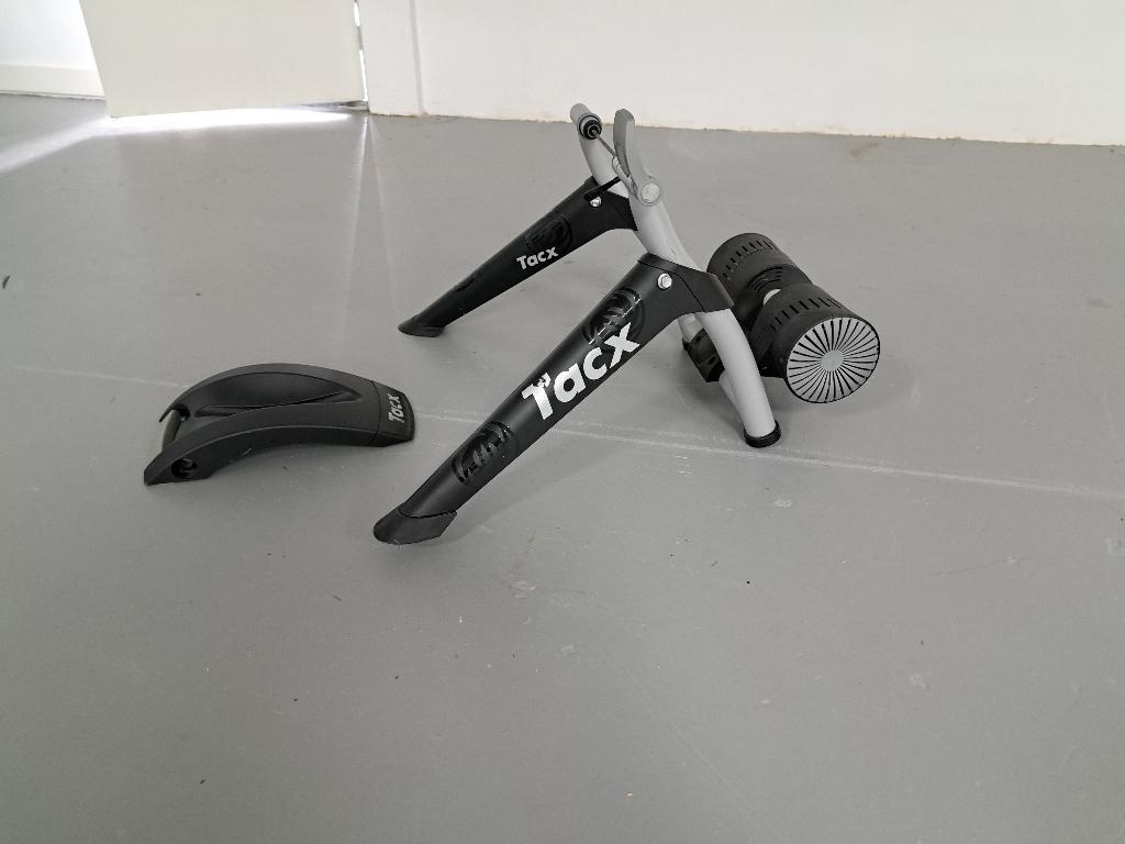 Tacx Bushido Smart T2780 Smart Trainer incl. trainingsband, Ophalen, Zo goed als nieuw, Overige typen