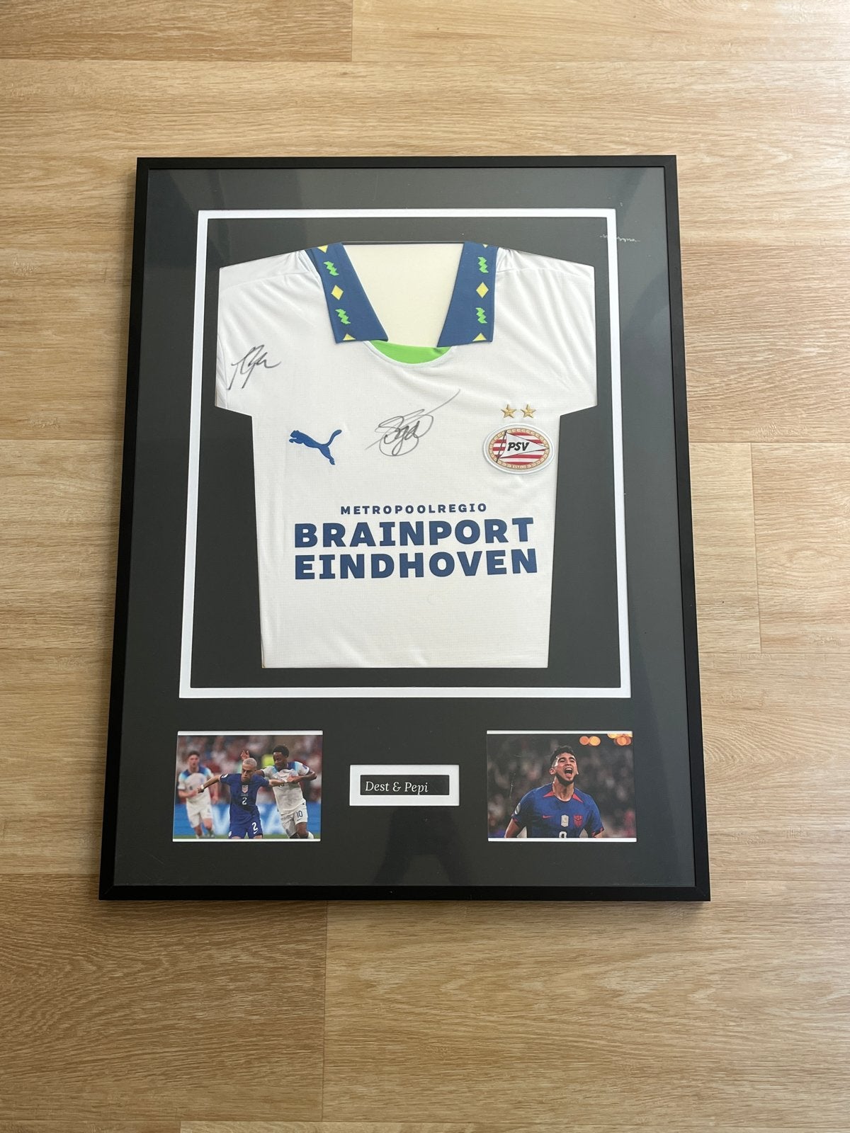Ingelijst PSV shirt gesigneerd door Dest & Pepi, Ophalen of Verzenden, Gebruikt, PSV, Shirt