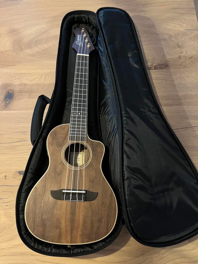 Ortega Ukelele - Semi Akoestisch, Muziek en Instrumenten, Snaarinstrumenten | Gitaren | Akoestisch, Ophalen, Zo goed als nieuw