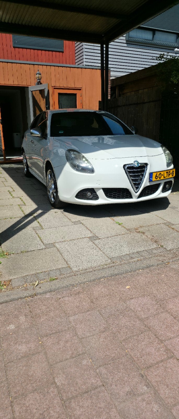 Alfa Romeo Giulietta 1.4 Turbo Multi AIR 170PK, Auto's, Voorwielaandrijving, 4 cilinders, Wit, Origineel Nederlands